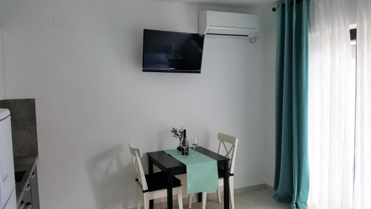Studios Artemis Baska  Luaran gambar